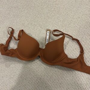 NWT skims Fits Everybody bra in Bronze 32A